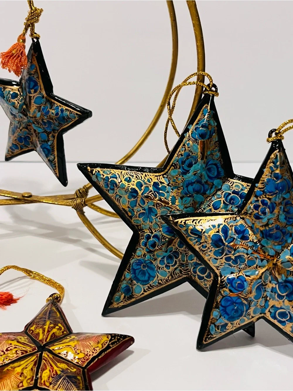 Vtg Lacquered Wood Hand Painted Blue, Red, Gold Flowers Christmas 6 Ornaments